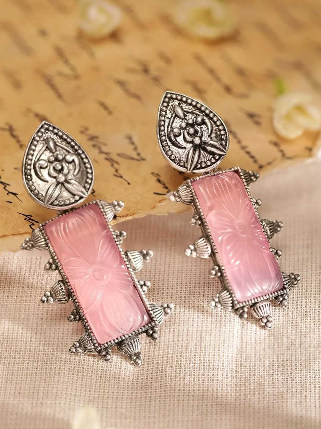 Rubans Artisan Engraved Gemstones Oxidized Silver Plated Pearl Earrings